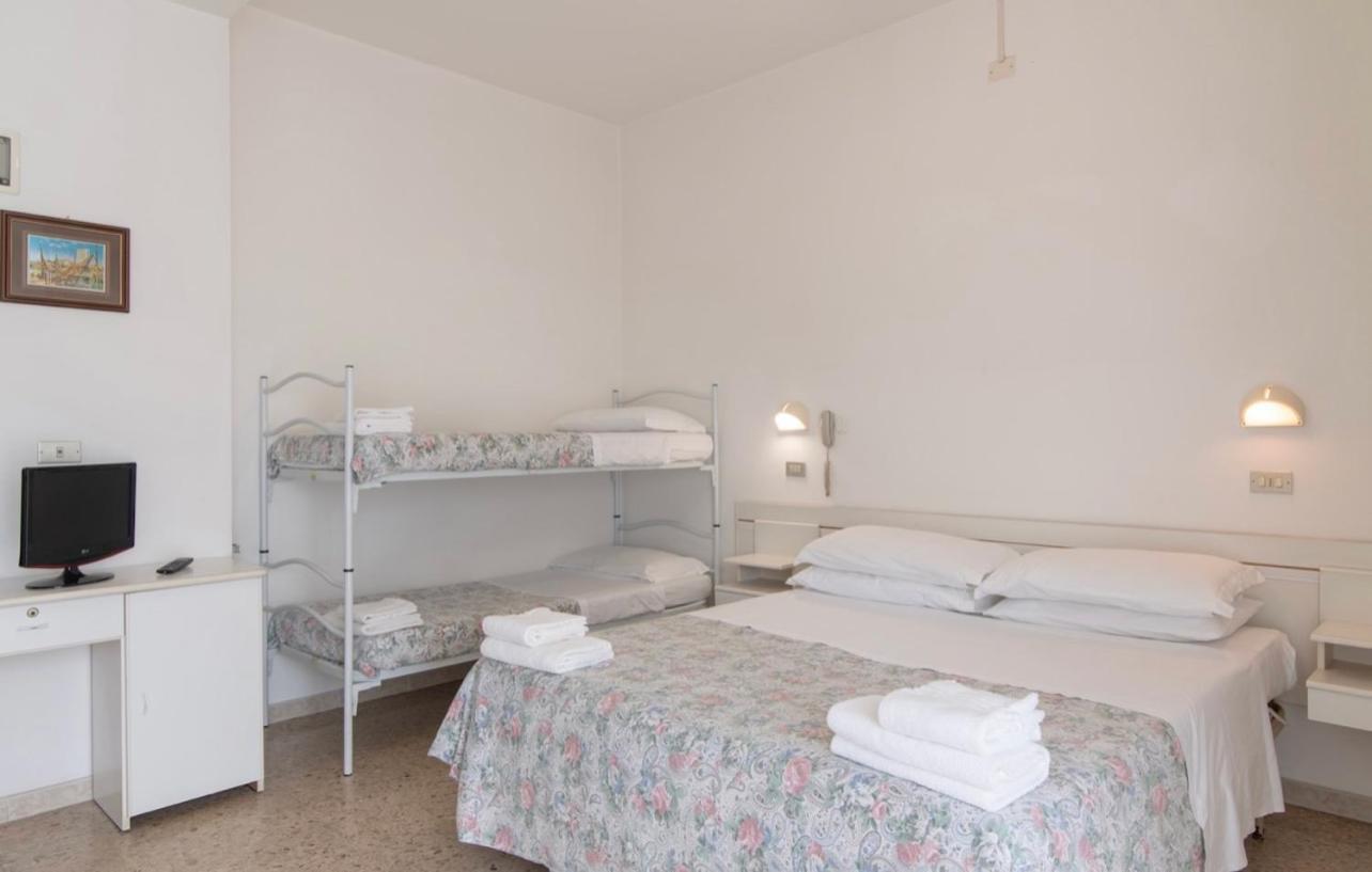 Hotel Miro カットーリカ エクステリア 写真