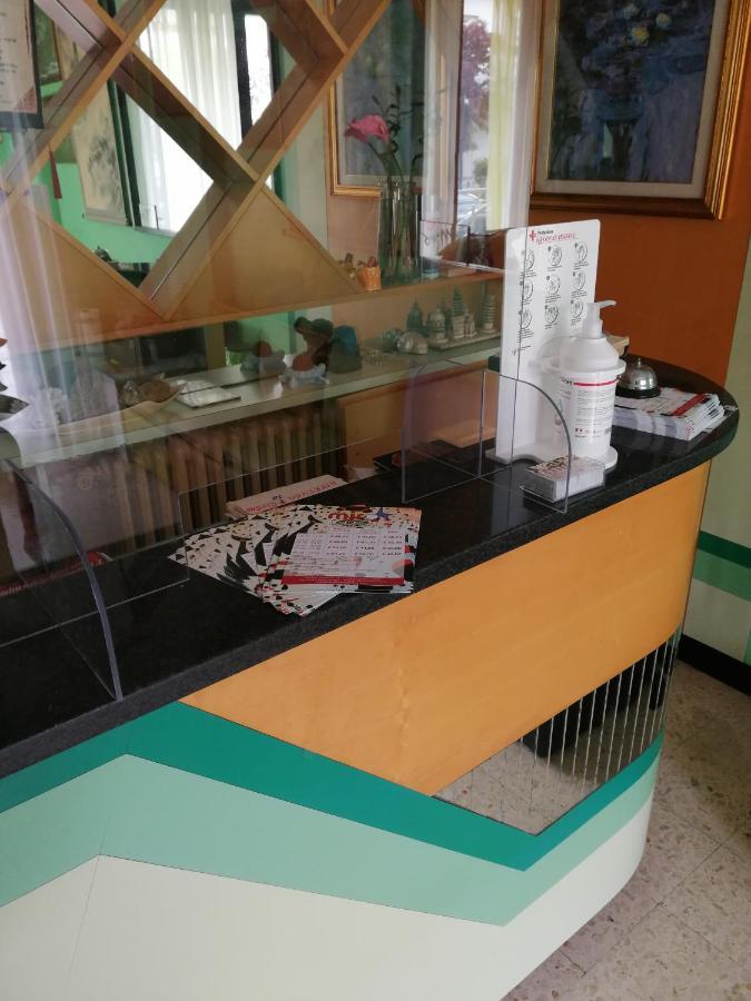 Hotel Miro カットーリカ エクステリア 写真